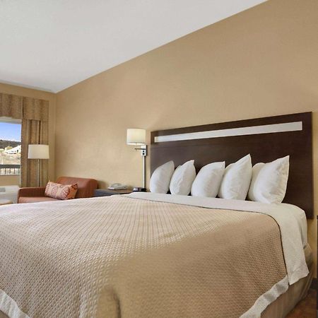 Days Inn By Wyndham Глоуб Экстерьер фото